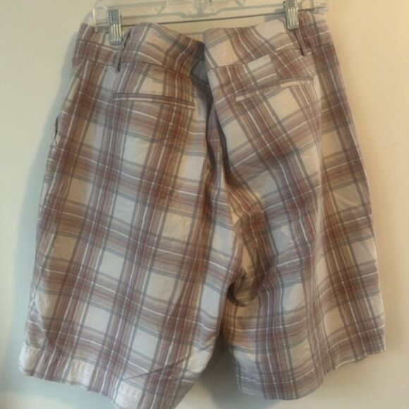 Lee Plaid Tan/Cream/Gray Just Below the waist Bermuda shorts, size 18 - Picture 2 of 4